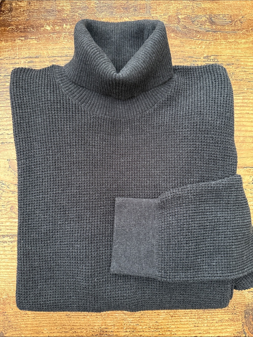 Reaction by Kenneth Cole || Waffle Knit Men’s Turtleneck